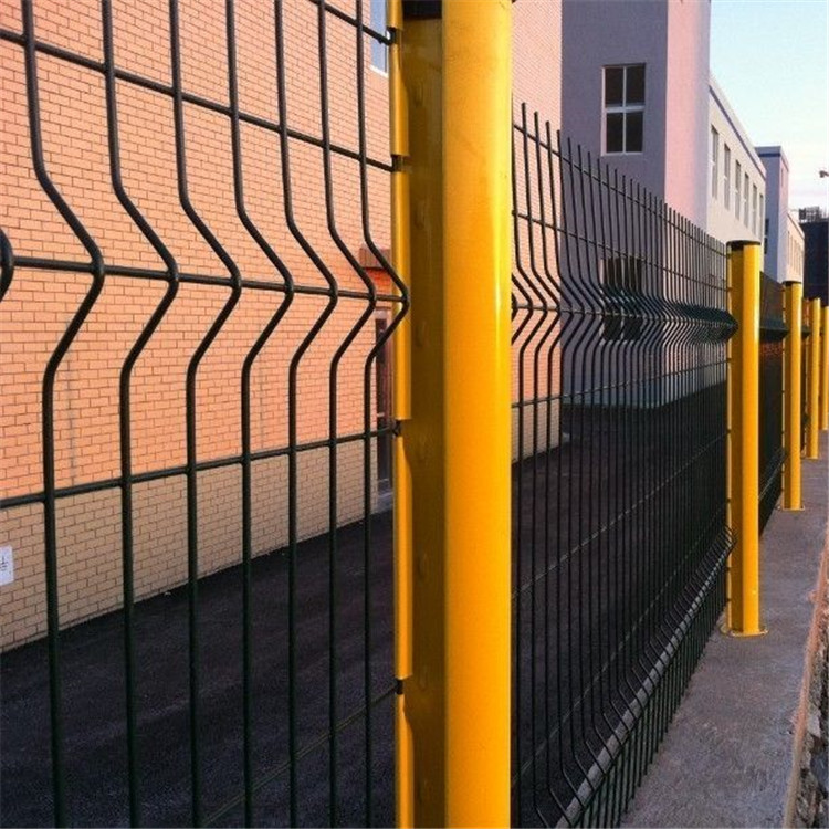 桃形柱護欄網案例展示